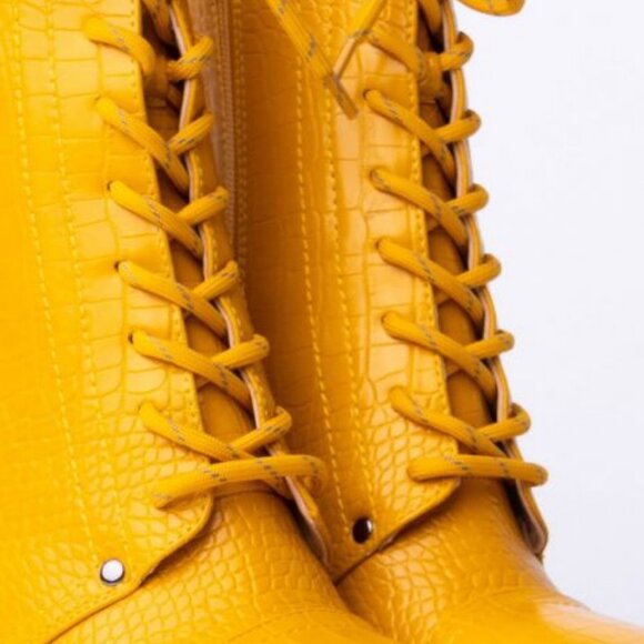 AZALEA WANG NOT YOUR AVERAGE CHUNKY BOOTIE IN YELLOW ( BRAND NEW !!!!) - Picture 3 of 8